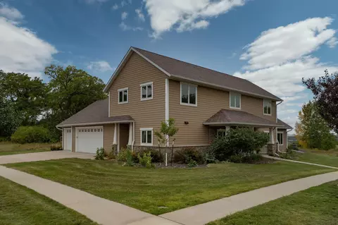 3813 Stone Point Dr NE, Rochester, MN 55906