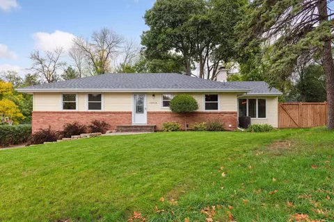13416 Mayview Ter, Minnetonka, MN 55345