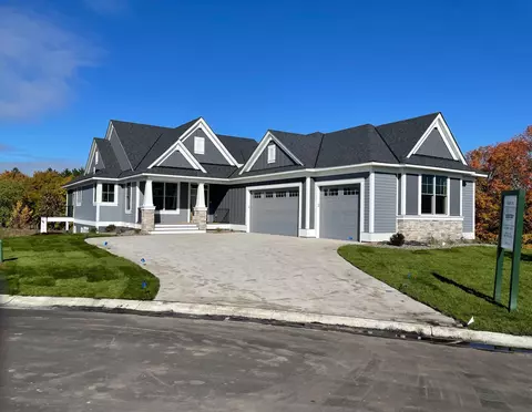 141 Spring Farm Rd, North Oaks, MN 55127