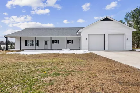 408 Village View St, Clear Lake, WI 54005