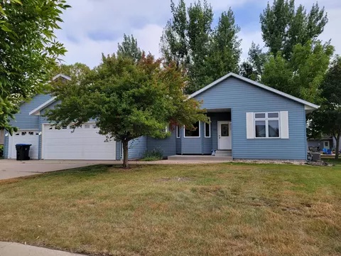 420 Cardinal Dr, Mankato, MN 56001