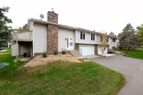 1653 W 140th St, Burnsville, MN 55337