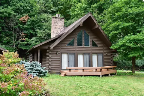 211 Michaelwood Dr, Winona, MN 55987