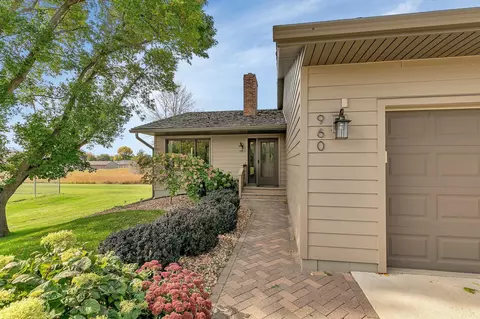960 Rolling Greens Ln NW, Hutchinson, MN 55350