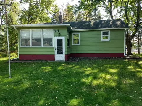 654 N 2nd St, New Richmond, WI 54017