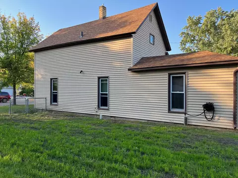 314 7th St SE, Staples, MN 56479 photo 2