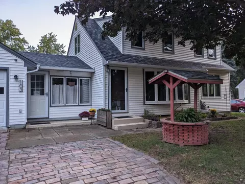 103 Mount Vernon Ave, Maplewood, MN 55117