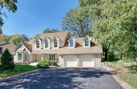 3619 Woodland Trl, Eagan, MN 55123