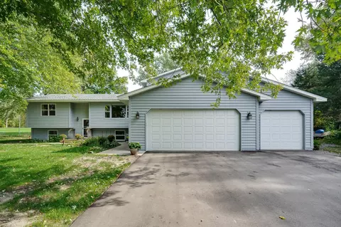 6970 Belle St, Greenfield, MN 55357