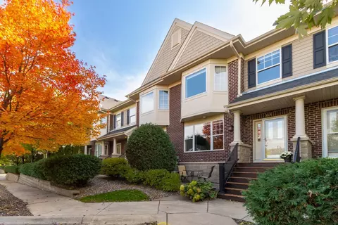 6090 W 16th St #913, Saint Louis Park, MN 55416