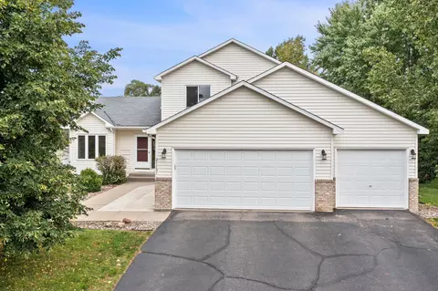 21131 Hummingbird Ln, Lakeville, MN 55044