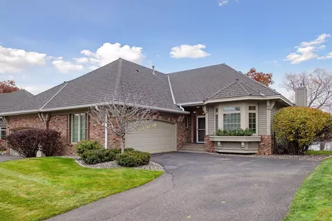 520 Waycliffe Dr N, Wayzata, MN 55391