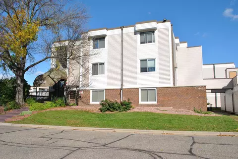 10630 Rockford Rd #202, Plymouth, MN 55442