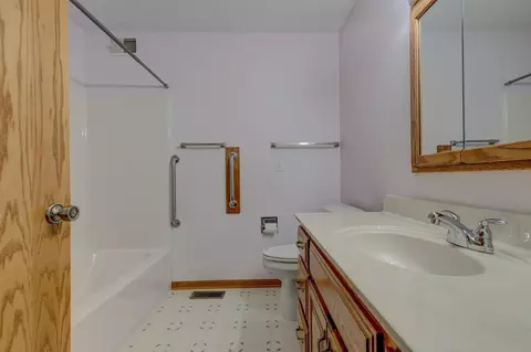 403 S Bruce St, Marshall, MN 56258 photo 20