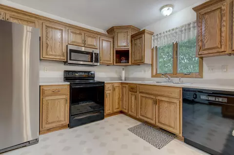403 S Bruce St, Marshall, MN 56258 photo 9