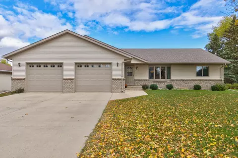 403 S Bruce St, Marshall, MN 56258 photo 2