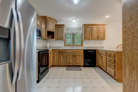 403 S Bruce St, Marshall, MN 56258 photo 10