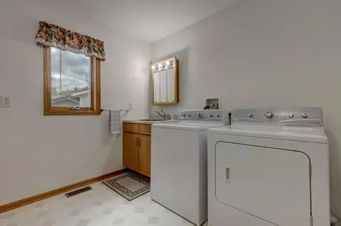 403 S Bruce St, Marshall, MN 56258 photo 15