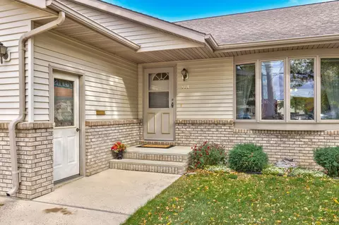 403 S Bruce St, Marshall, MN 56258 photo 3
