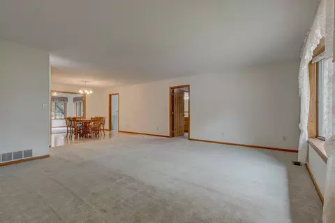 403 S Bruce St, Marshall, MN 56258 photo 4