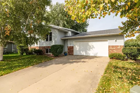 2337 Stanley Ln NW, Rochester, MN 55901