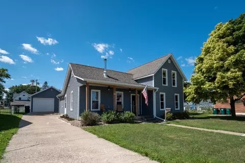 642 Saint Charles Ave, Saint Charles, MN 55972