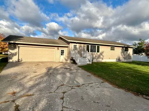 1011 6th St SW, Wadena, MN 56482