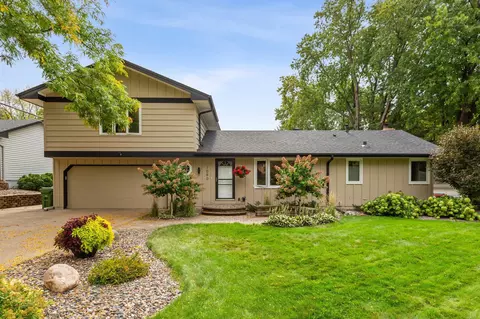 1090 Hathaway Ln NE, Fridley, MN 55432