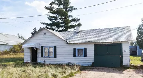 305 3rd Ave SE, Cook, MN 55723