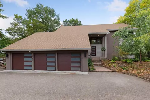 7966 131st St W, Apple Valley, MN 55124