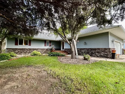 605 24th St SE, Willmar, MN 56201