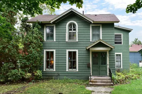 325 Harriet St, Winona, MN 55987