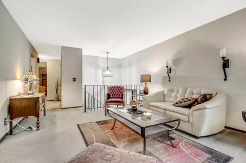 8430 W 100th St, Bloomington, MN 55438 photo 4