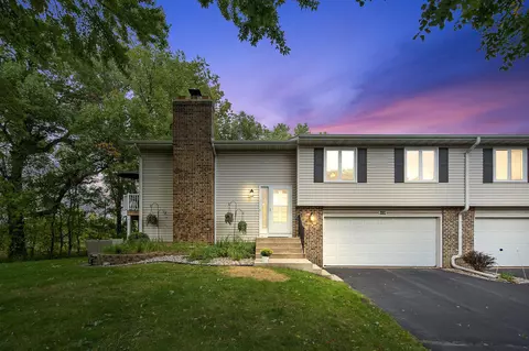 8430 W 100th St, Bloomington, MN 55438