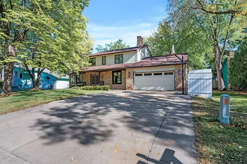 7532 Edgewood Ave N, Brooklyn Park, MN 55428