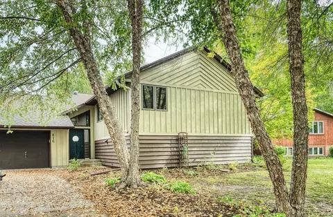 816 Ivanhoe Dr, Northfield, MN 55057