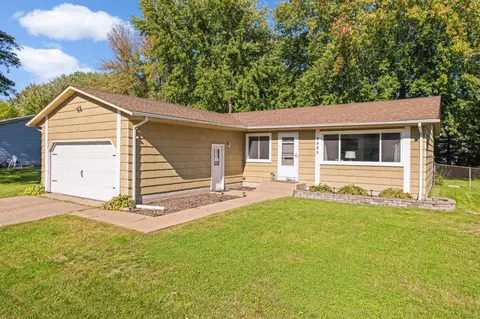 2485 Holloway Ave E, North Saint Paul, MN 55109