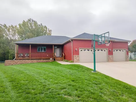 6310 Pebble Ln SW, Rochester, MN 55902