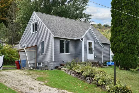 36137 Old Homer Rd, Winona, MN 55987