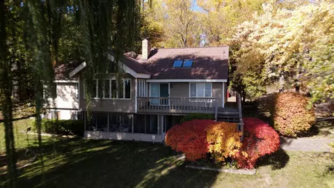 7821 Pickfair Dr, Bloomington, MN 55438