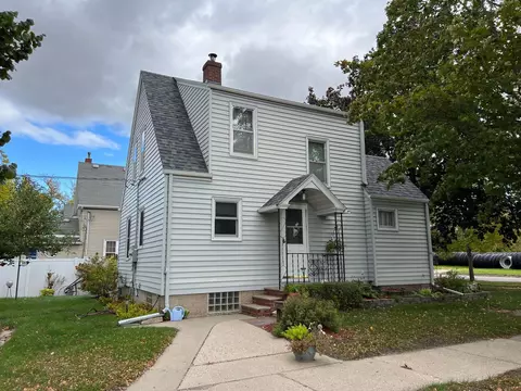 203 9th St N, Benson, MN 56215