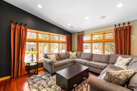 10037 Upton Rd, Bloomington, MN 55431 photo 11