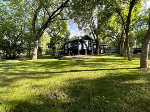 10037 Upton Rd, Bloomington, MN 55431 photo 3
