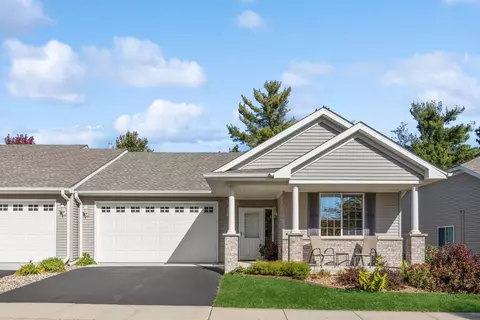 929 Cannon Valley Dr W, Northfield, MN 55057