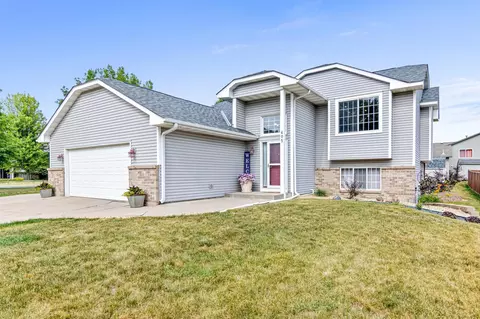 405 Lady Slipper Ave NE, New Prague, MN 56071