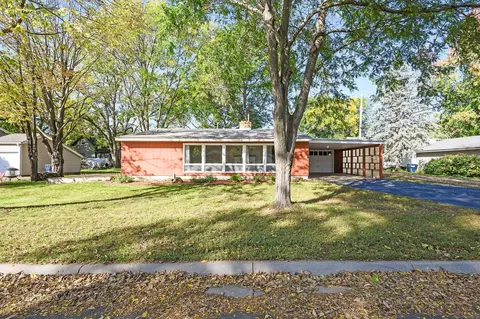 512 7th St, Farmington, MN 55024