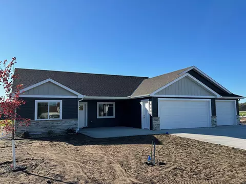 1689 Hurst Castle Rd, Saint Cloud, MN 56303