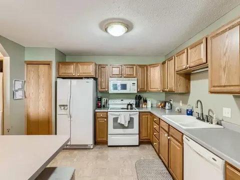 1820 Windmill Dr, Baldwin, WI 54002 photo 4