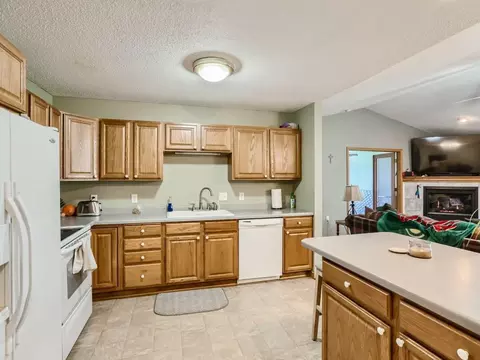 1820 Windmill Dr, Baldwin, WI 54002 photo 5