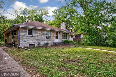 4267 W Broadway Ave, Robbinsdale, MN 55422